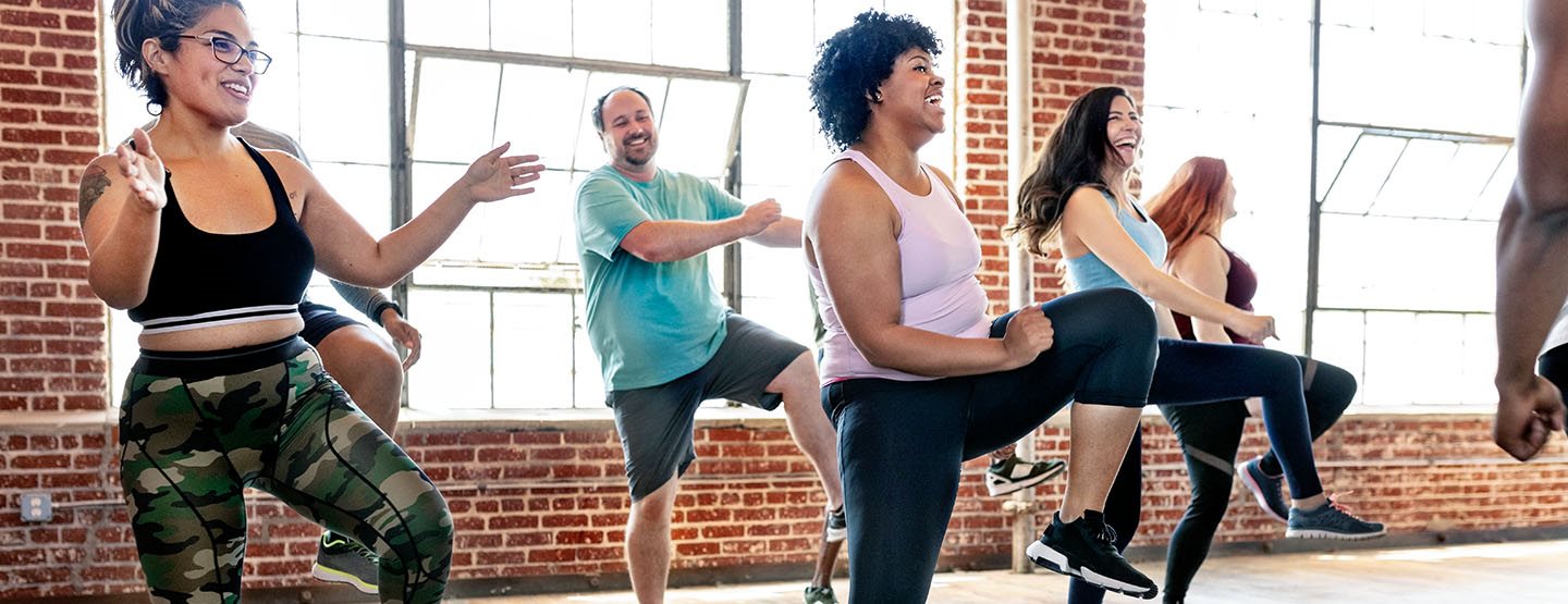 Zumba: Das motivierende Tanzkörperworkout für jedes Alter