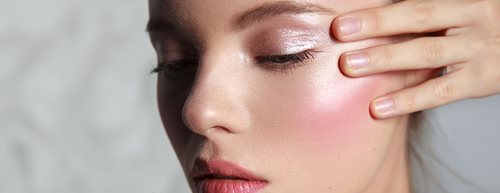 Blush für einen strahlenden Teint – so funktioniert es