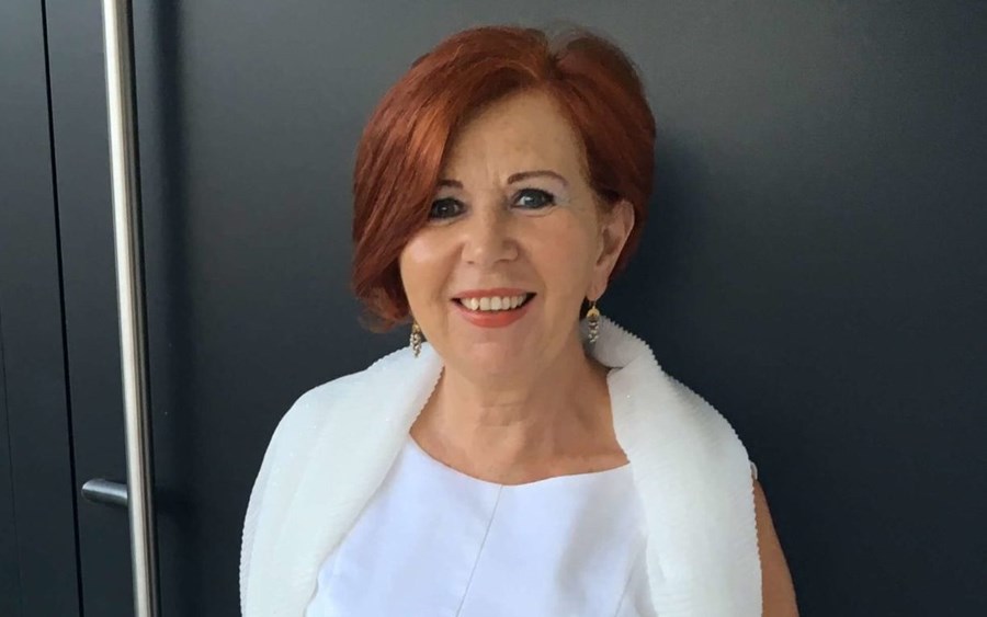 expertin: Christine Csamay ACTIVE BEAUTY: dm Magazin für Beauty und Wohlbefinden plus Expertise vom dm friseur- & kosmetikstudio