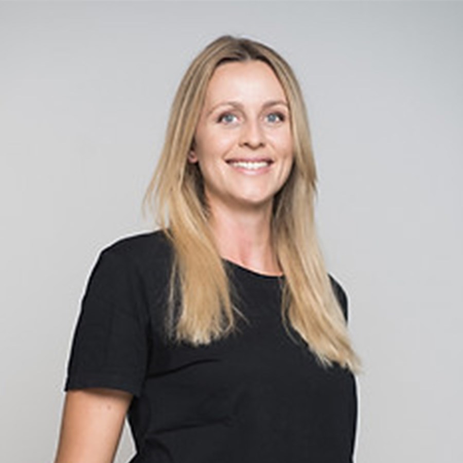 Katharina Medek ACTIVE BEAUTY: dm Magazin für Beauty und Wohlbefinden plus Expertise vom dm friseur- & kosmetikstudio